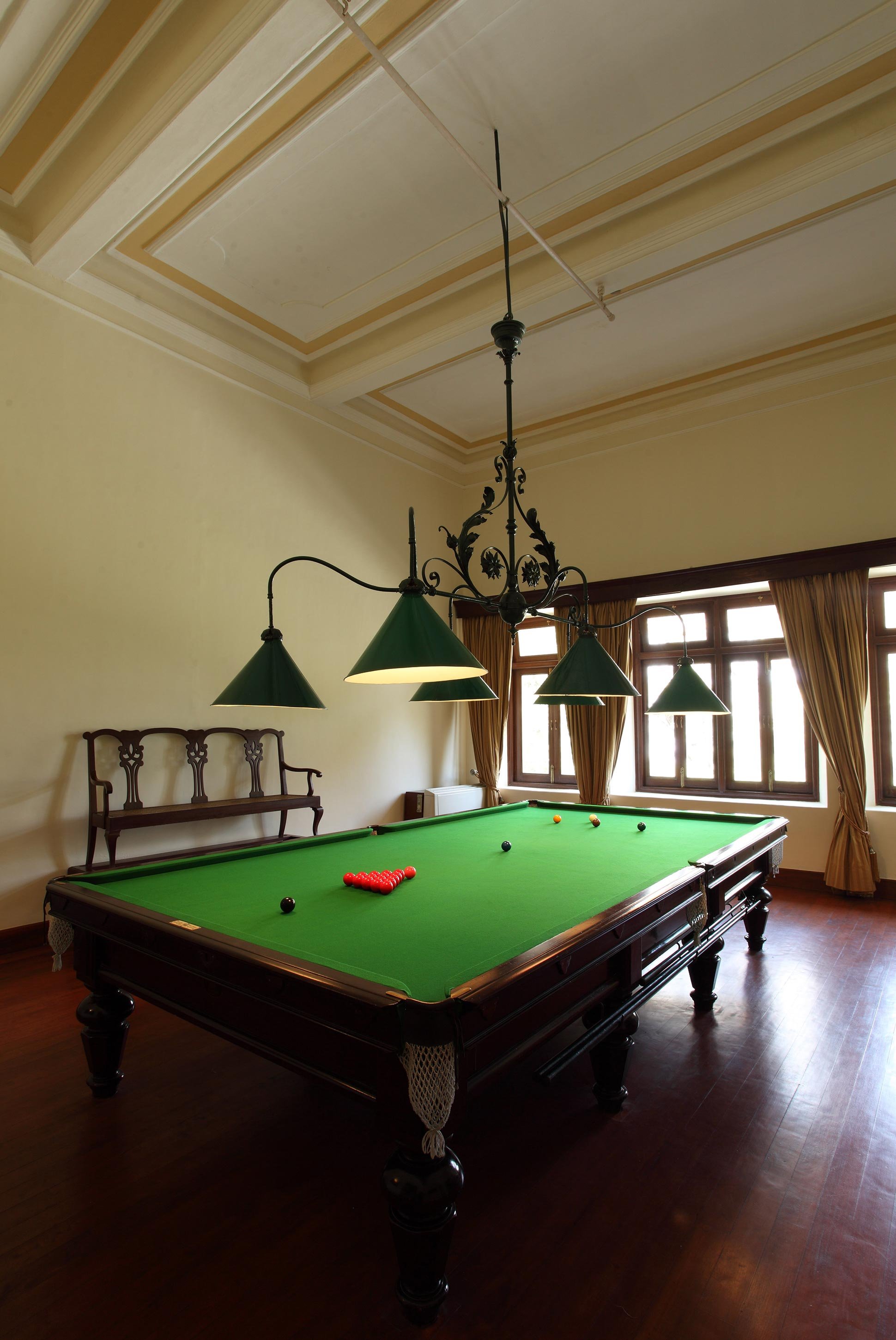 hotel yoga wellness Ananda in the Himalayas 5 stars Uttarakhand India billiards