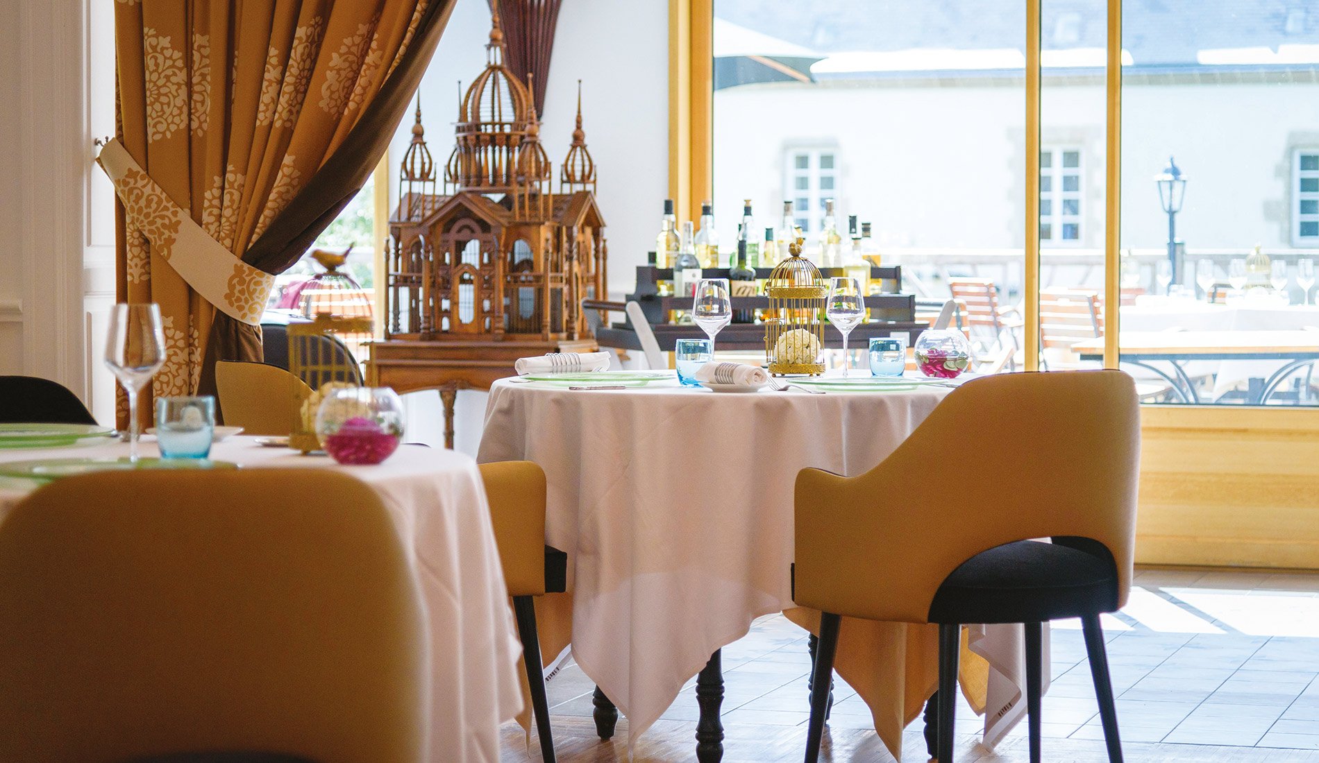 luxury hotel Chateau du Boisniard 5 stars Boisniard Puy du Fou France restaurant