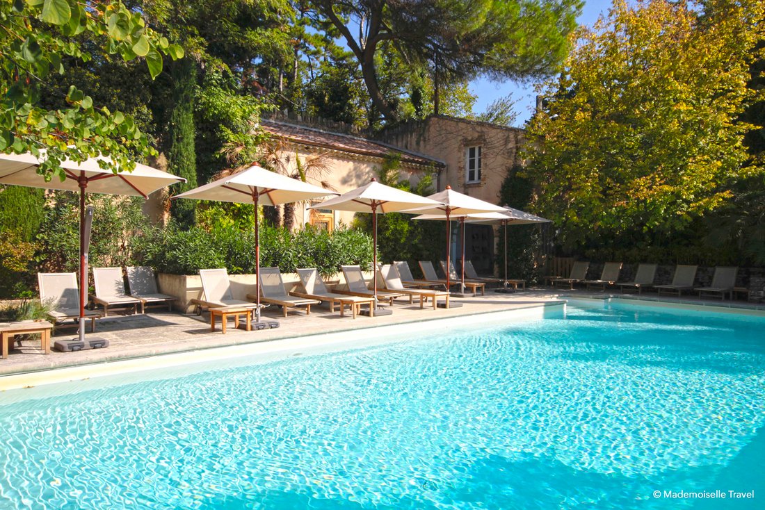 Luxury hotel in Provence, France - Château de Massillan 5* - Chef Mickael Furnion - Michelin-starred restaurant Le M  swimming pool-