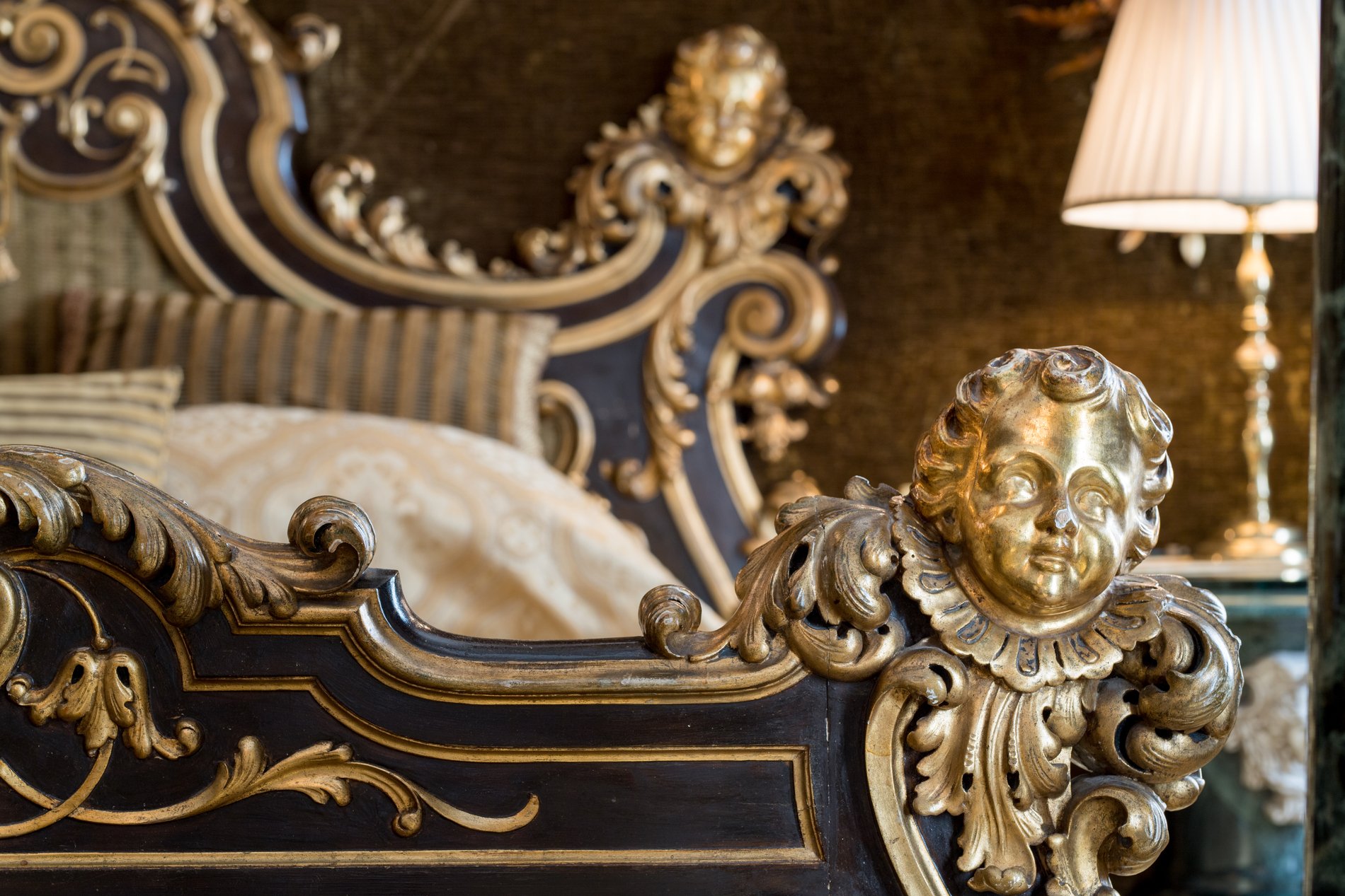 luxury hotel Métropole 5 stars Venise Italia details room  woodwork