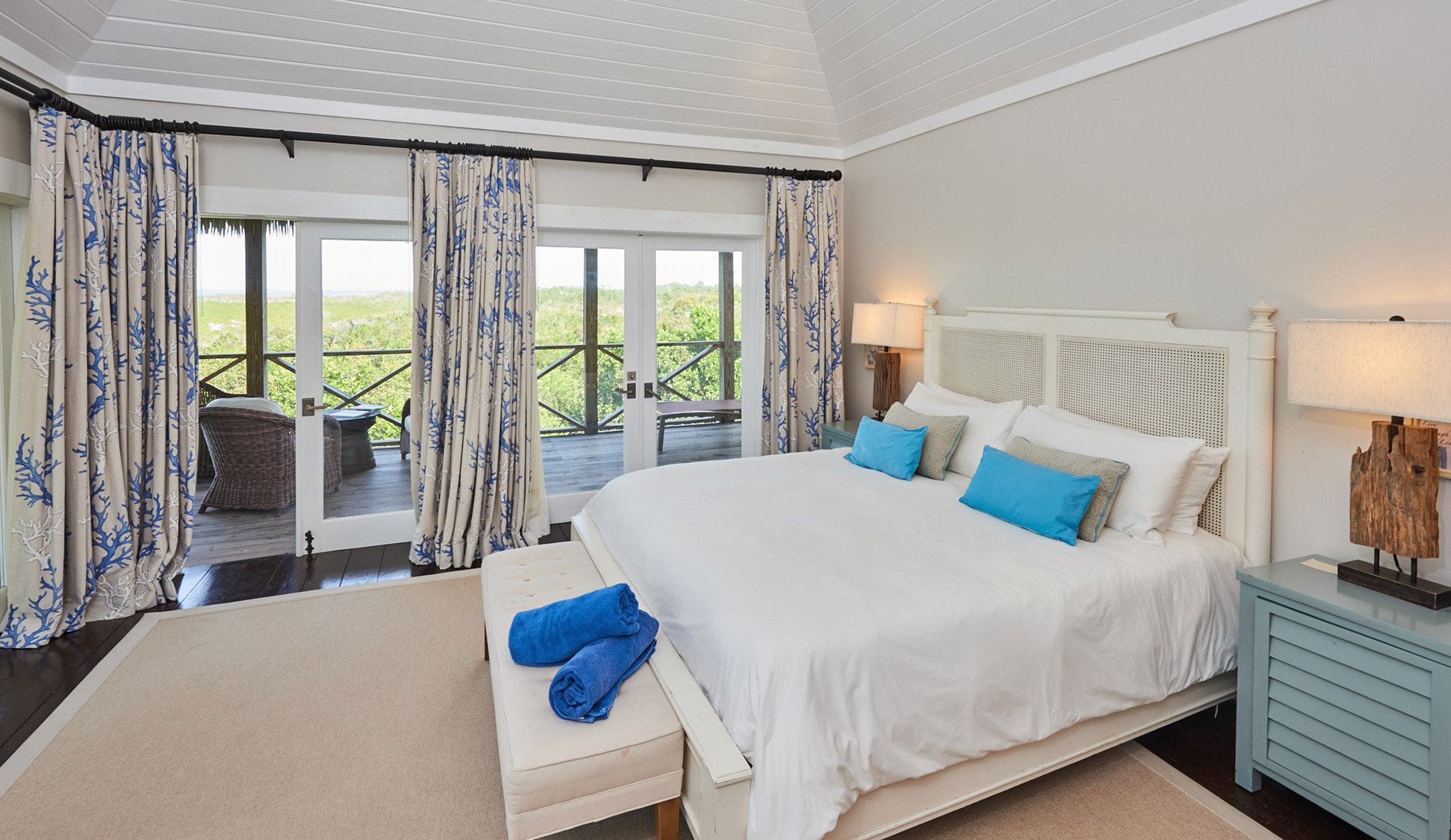 Luxury hotel Tiamo Resort 5 stars Caribbean Bahamas bedroom