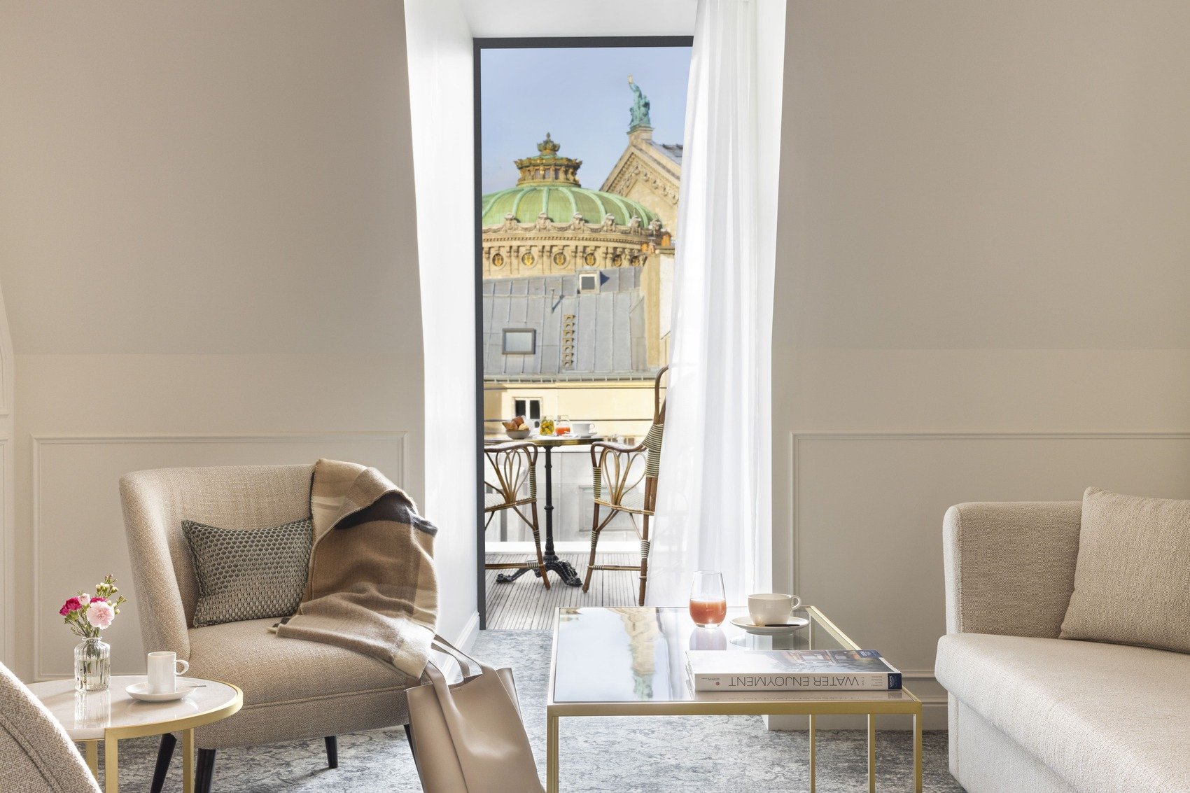Luxury boutique hotel - Maison Albar Hotels Le Vendome 5 stars - hotel with view on Paris roofs