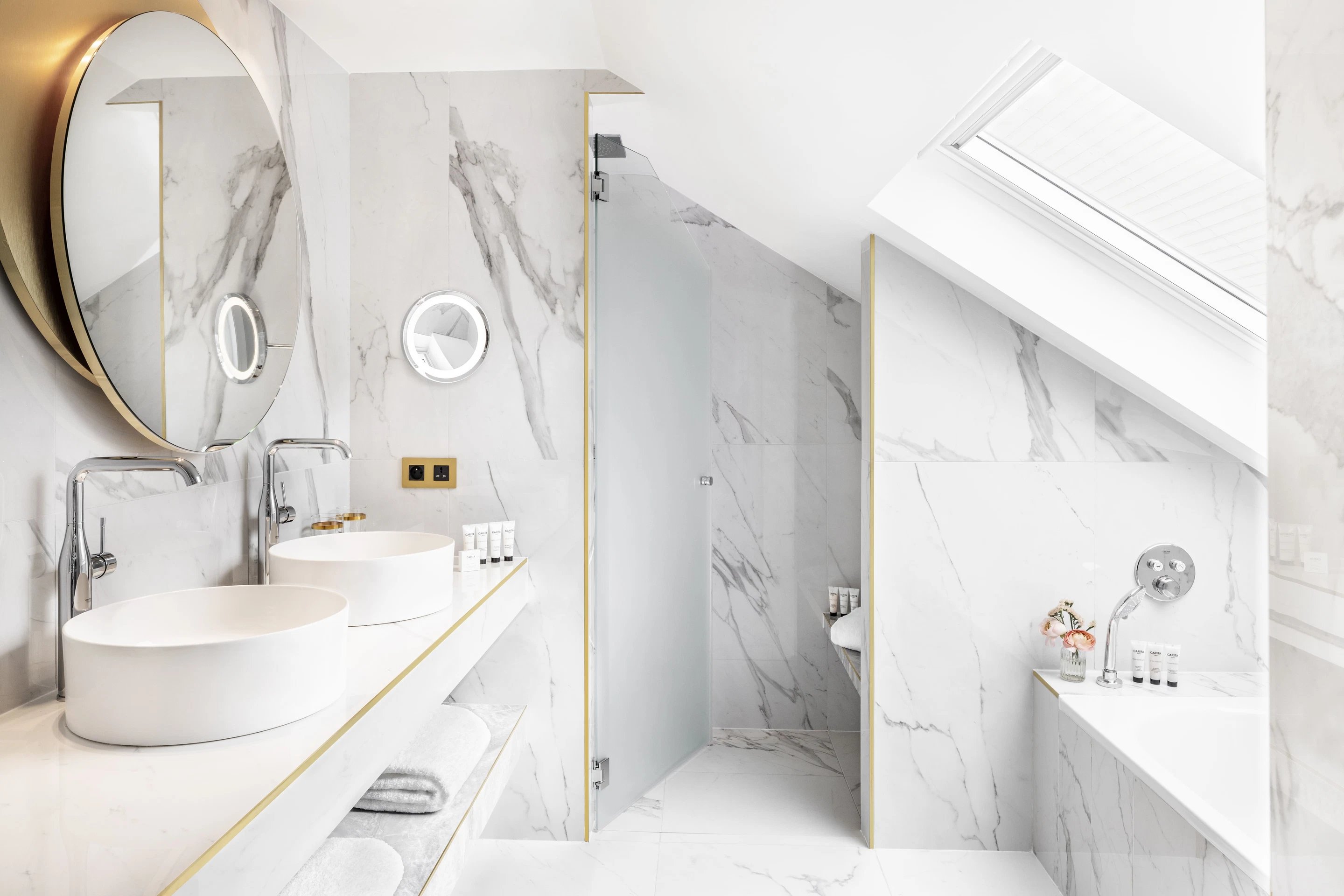 Luxury boutique hotel - Maison Albar Hotels Le Vendome 5 stars - bathroom suite vendome