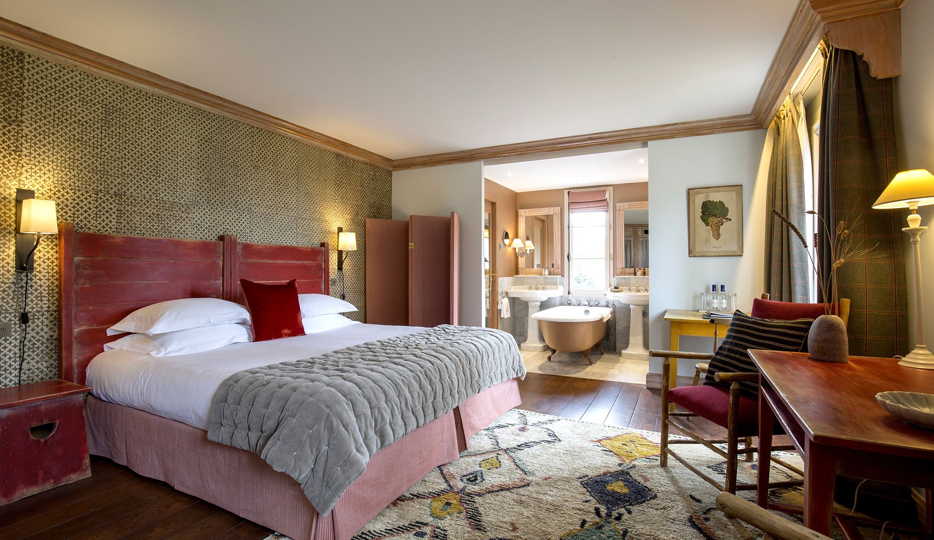 luxury hotel Les Sources de Caudalie 5 stars Martillac Bordeaux France suite