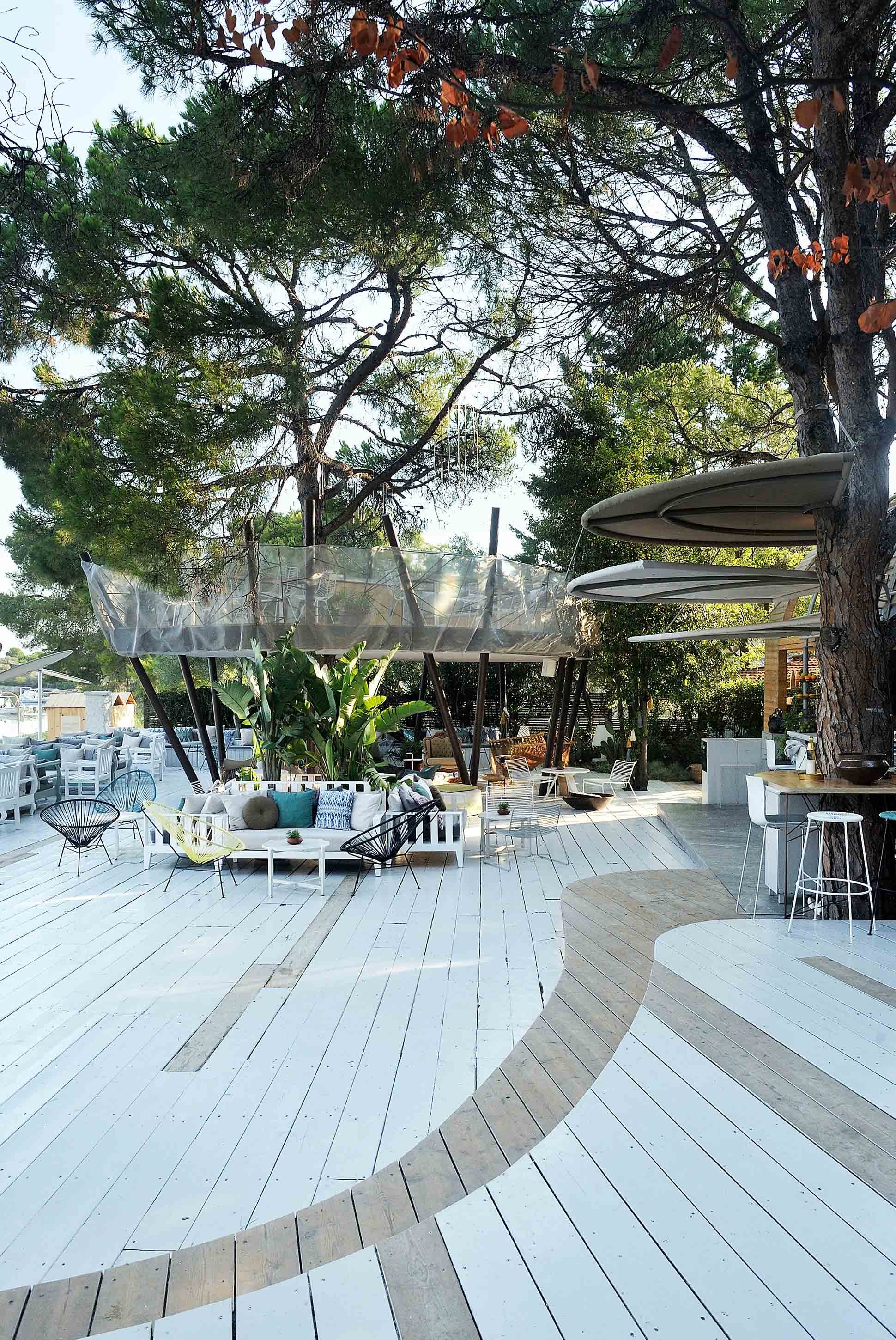 luxury resort atypical Ekies all senses resort 4* Vourvourou Greece restaurant terrasse