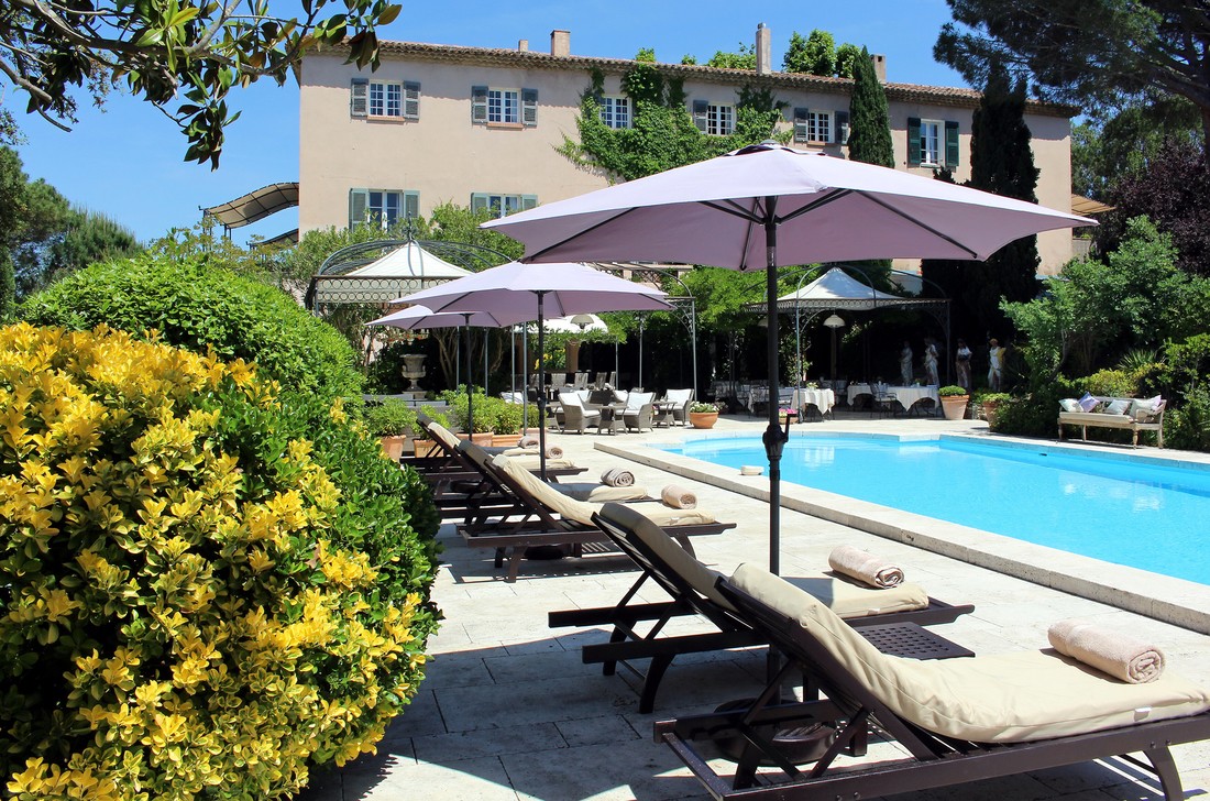 Boutique hôtel de luxe Mas de Chastelas 5 étoiles Saint-Tropez France piscine