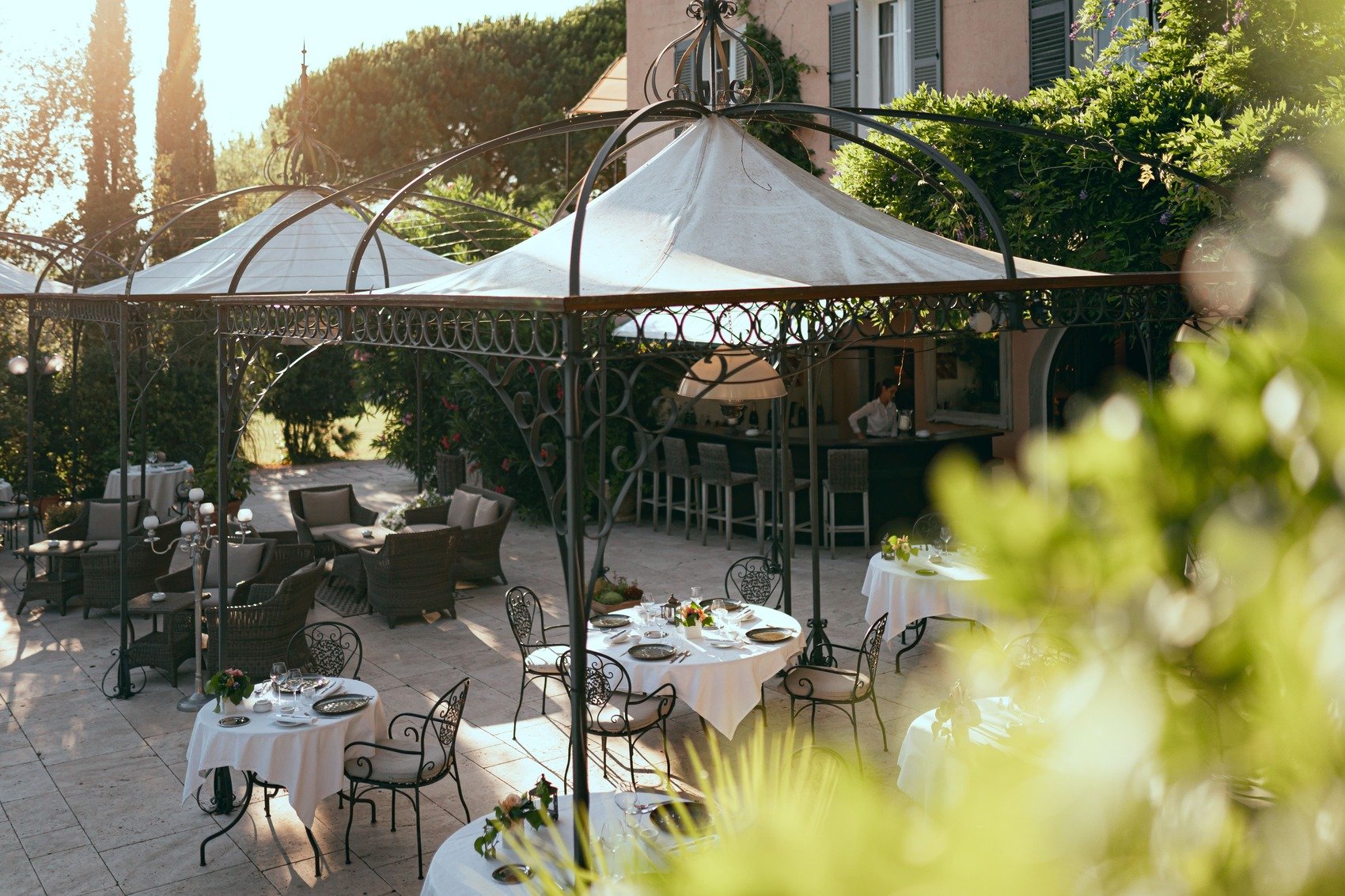 Luxury boutique hotel Mas de Chastelas 5 stars Saint-Tropez France restaurant - Mathieu Hericotte, Table du Mas