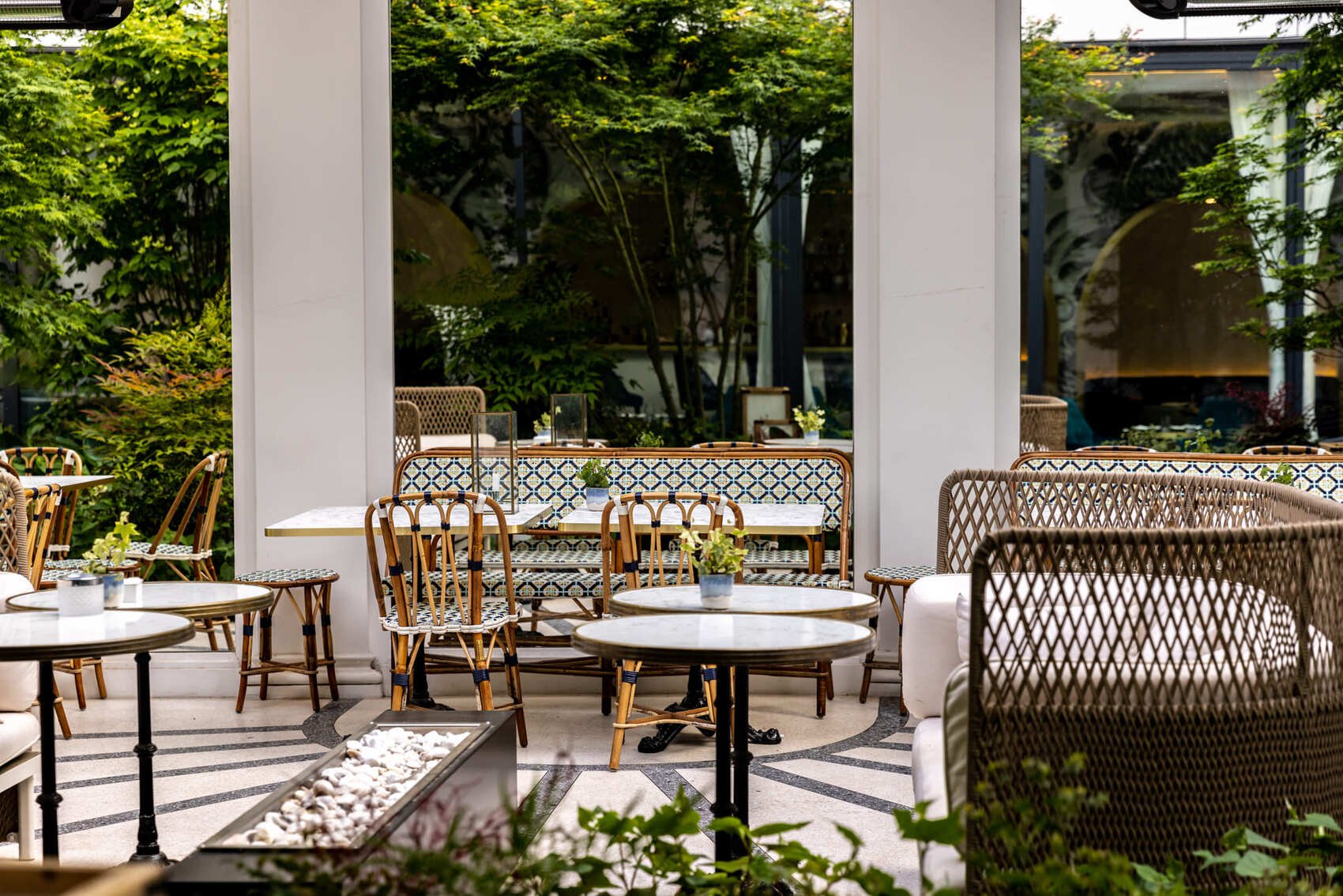 Luxury boutique hotel - Maison Albar Hotels Le Vendome 5 stars - secret bar patio Paris