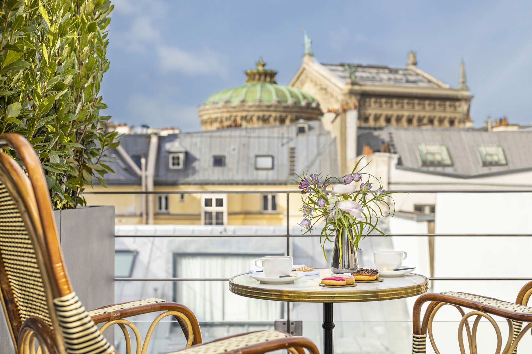 Luxury boutique hotel - Maison Albar Hotels Le Vendome 5 stars - hotel with view on Paris roofs